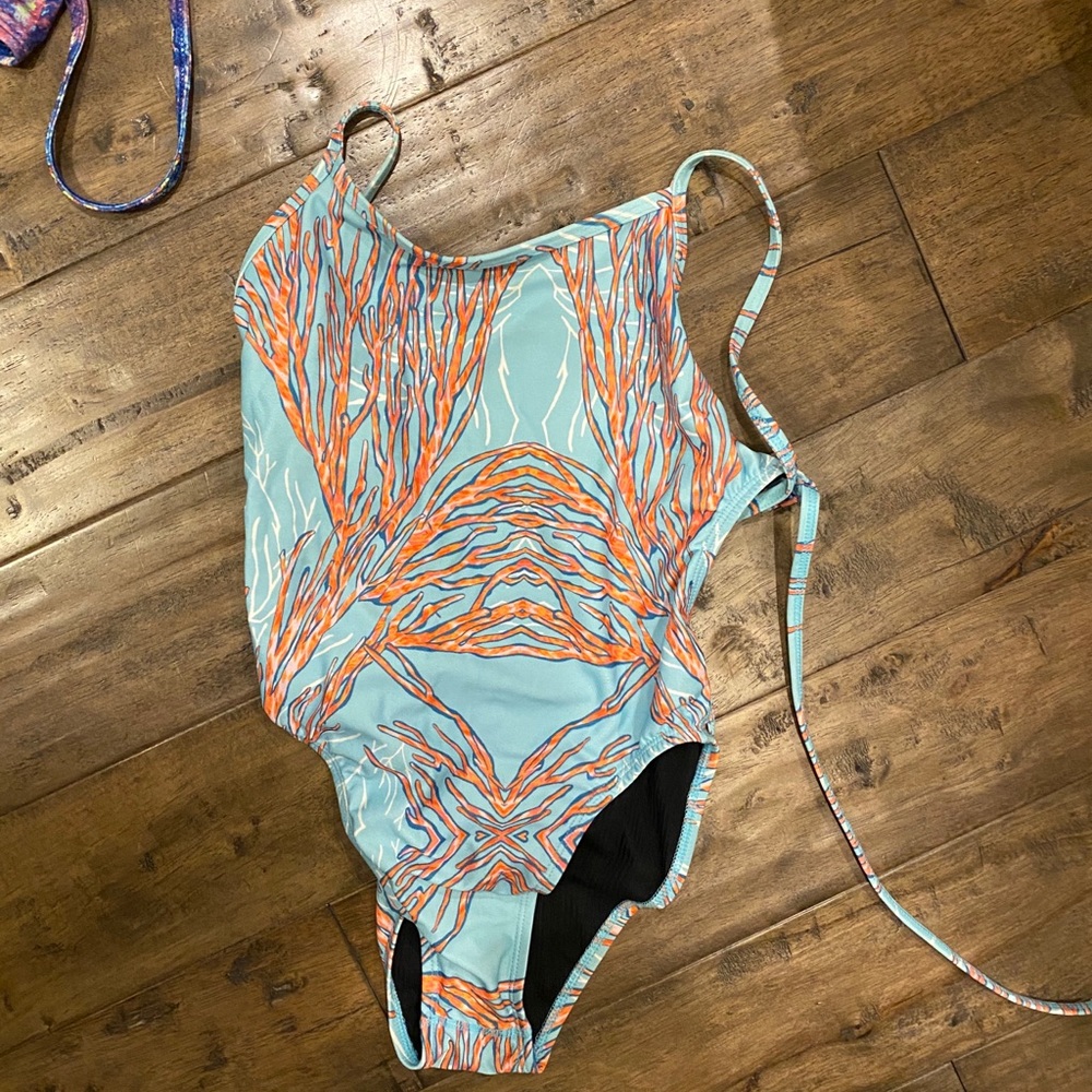 Jolyn One Piece